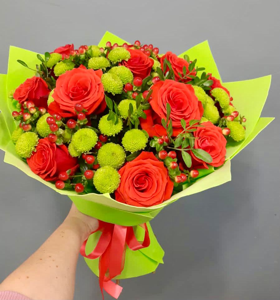 Букет цветов из: Хризантемы и Розы в Умёте