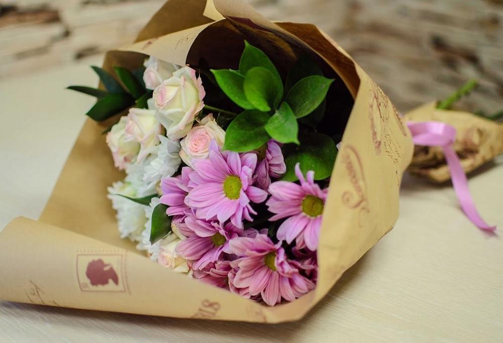 Букет цветов из: Розы и Хризантемы в Умёте