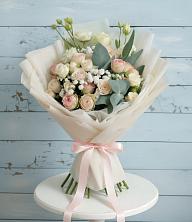 Букет цветов из:  Розы и Лизиантусы в Умёте