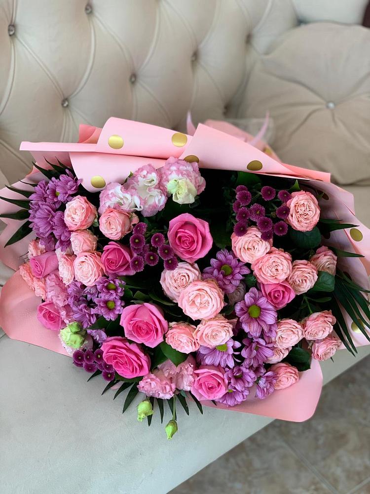 Букет цветов из: Хризантемы, Розы и Лизиантусы в Умёте