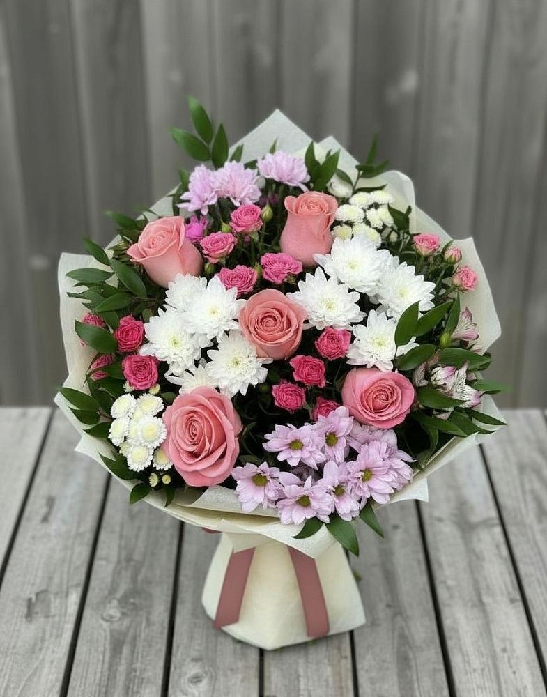 Букет цветов из: Альстромерии, Гвоздики, Розы и Хризантемы в Умёте