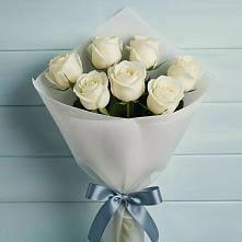 Букет 7 Белых роз Эдлесс Лав в Умёте