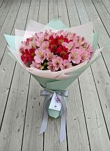Букет цветов из:  Альстромерии в Умёте