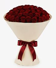 Букет 101 Бордовая роза Блэк Бакарра в Умёте
