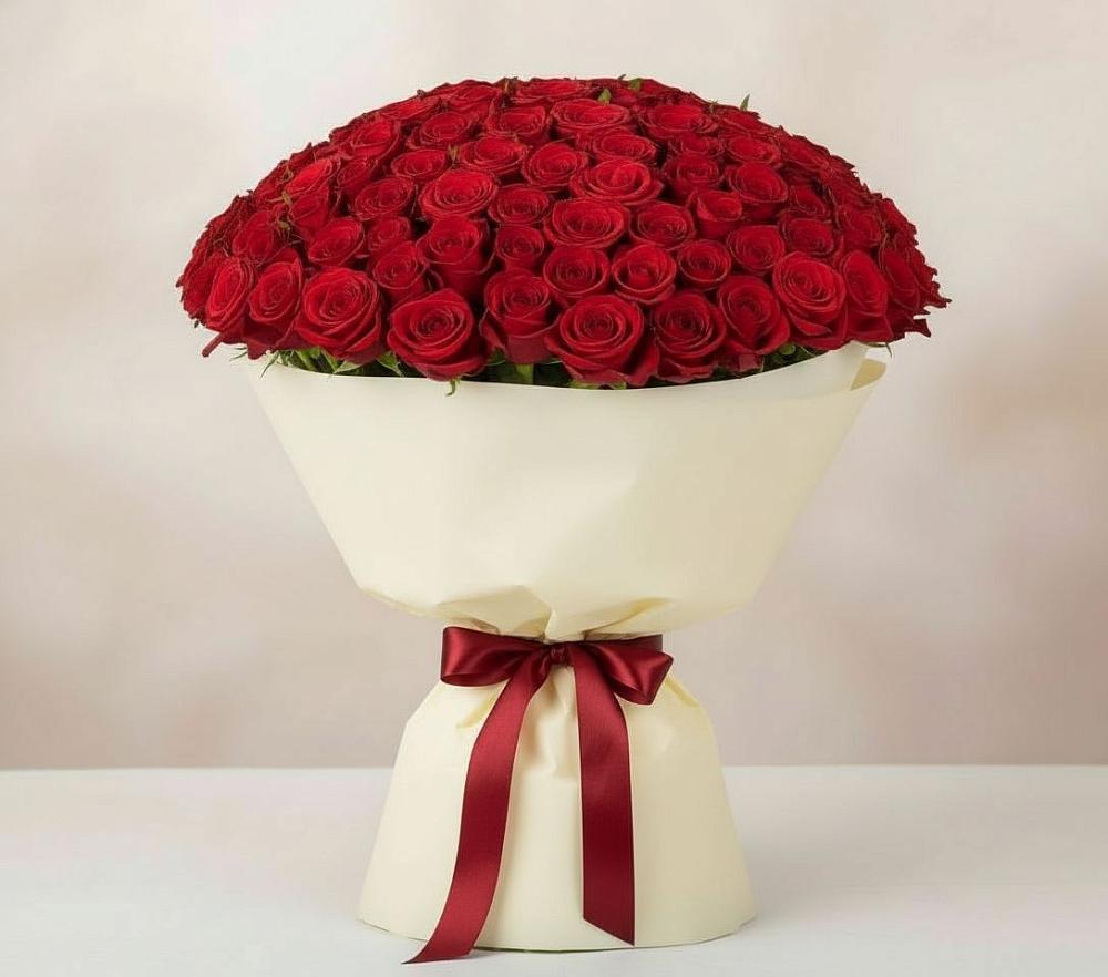 Букет 101 Красная роза Милано в Умёте