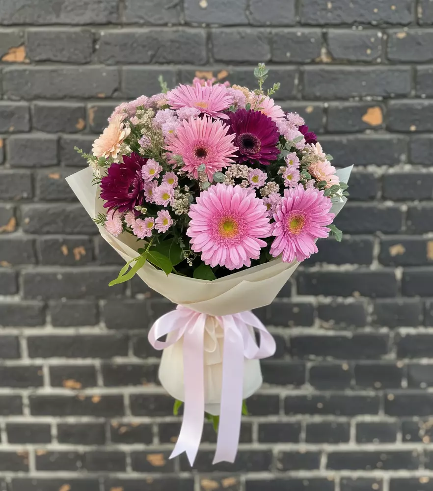 Букет цветов из: Герберы и Хризантемы в Умёте