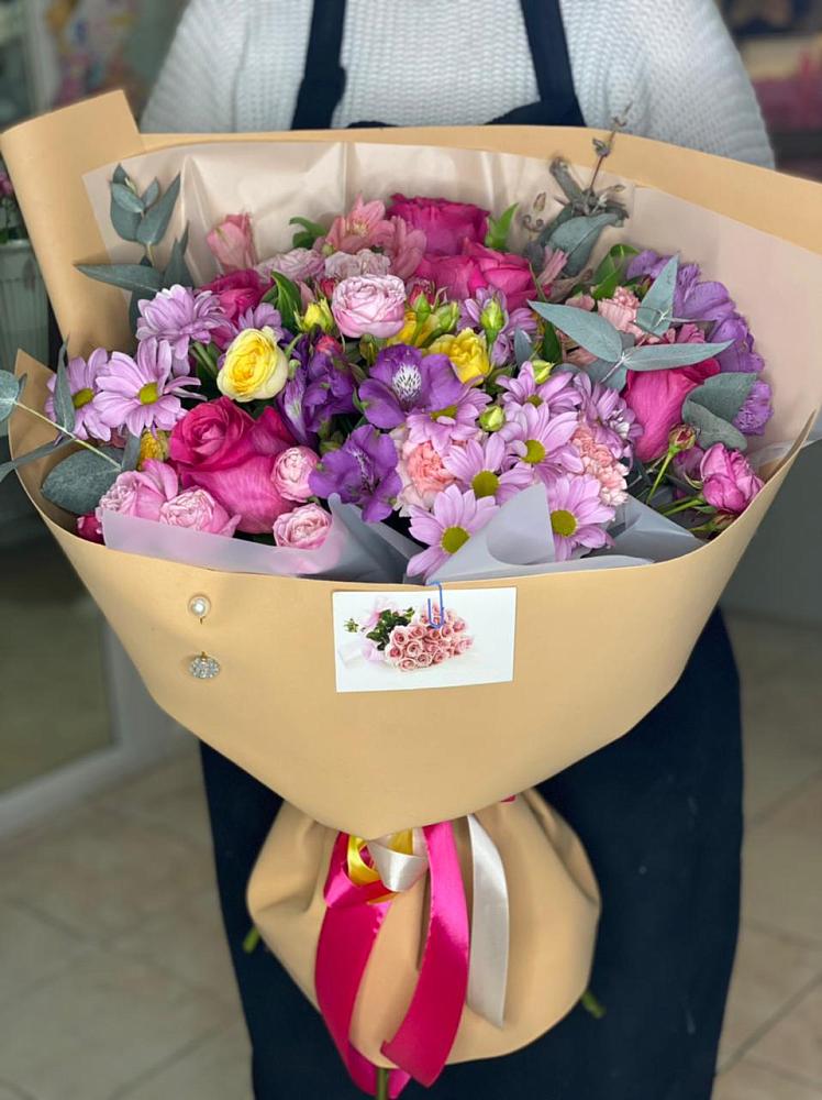 Букет цветов из: Хризантемы, Гвоздики и Альстромерии в Умёте