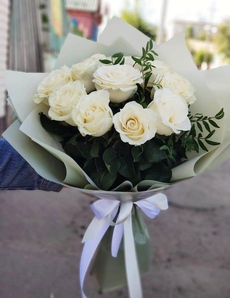 Букет Белые розы Проуд в Умёте