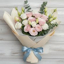 Букет цветов из:  Лизиантусы в Умёте