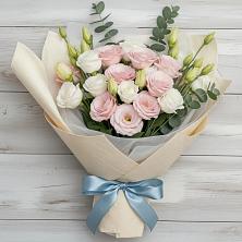 Букет цветов из:  Лизиантусы в Умёте