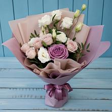 Букет цветов из:  Розы и Лизиантусы в Умёте