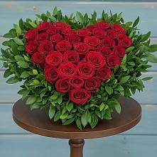 Цветочная композиция из Розы в виде сердца в Умёте