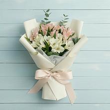 Букет цветов из:  Альстромерии в Умёте