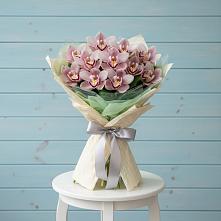 Букет цветов из:  Орхидеи и Розы в Умёте