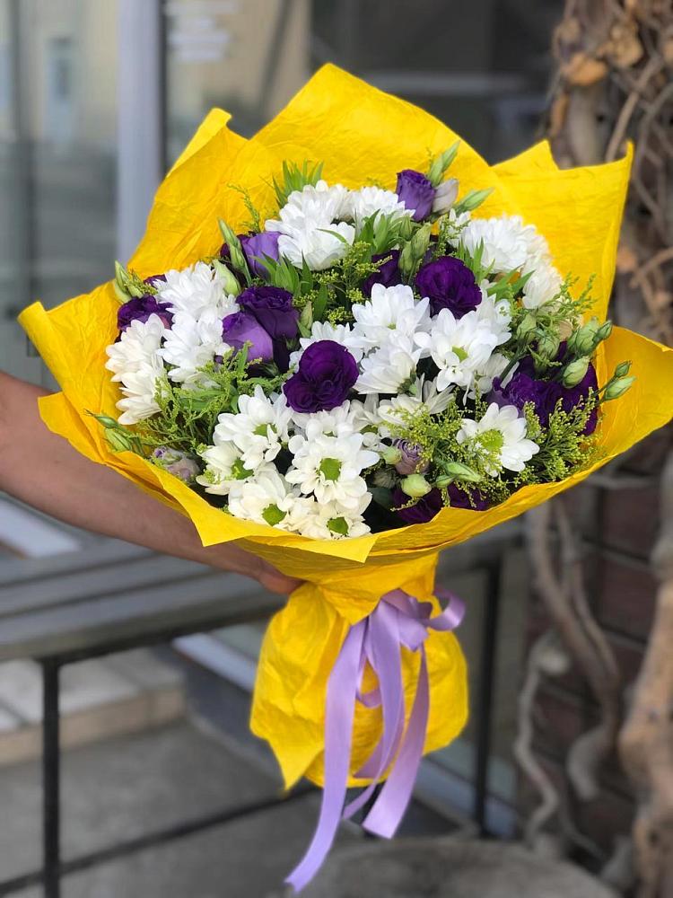 Букет цветов из: Ирисы, Хризантемы и Ромашки в Умёте