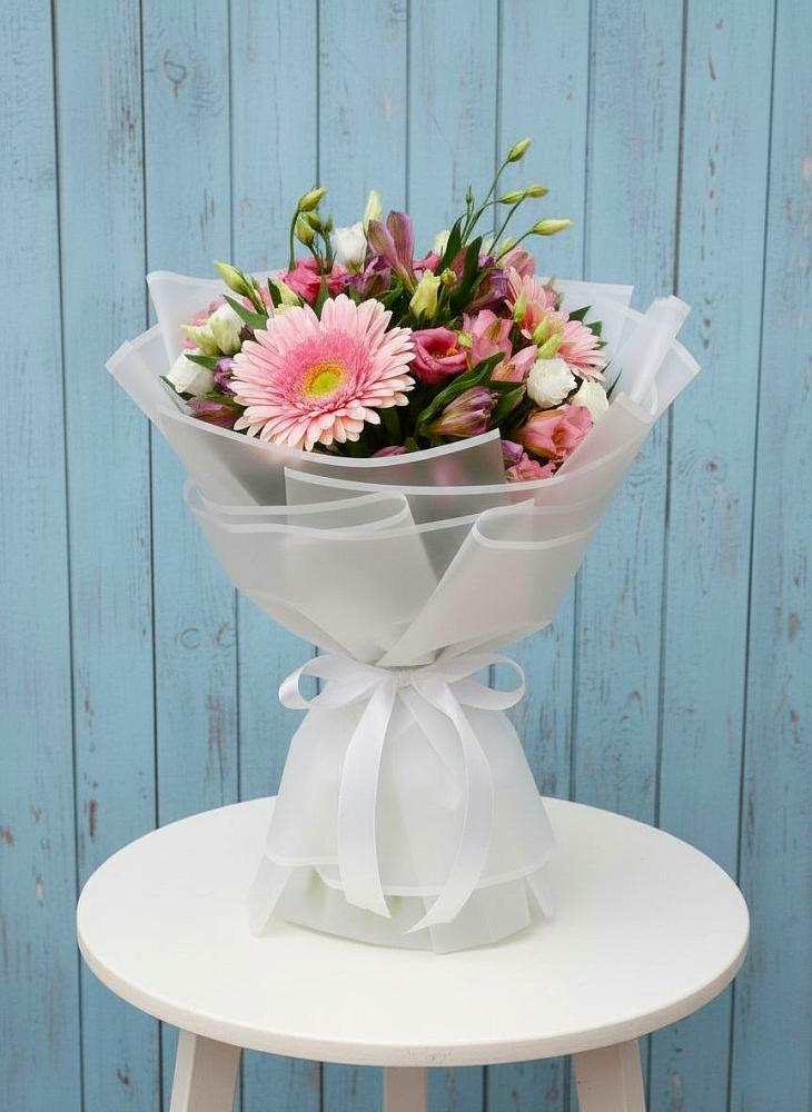 Букет цветов из: Герберы, Альстромерии и Лизиантусы в Умёте