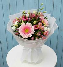 Букет цветов из:  Герберы, Альстромерии и Лизиантусы #REPLACE_PRED# Умёте