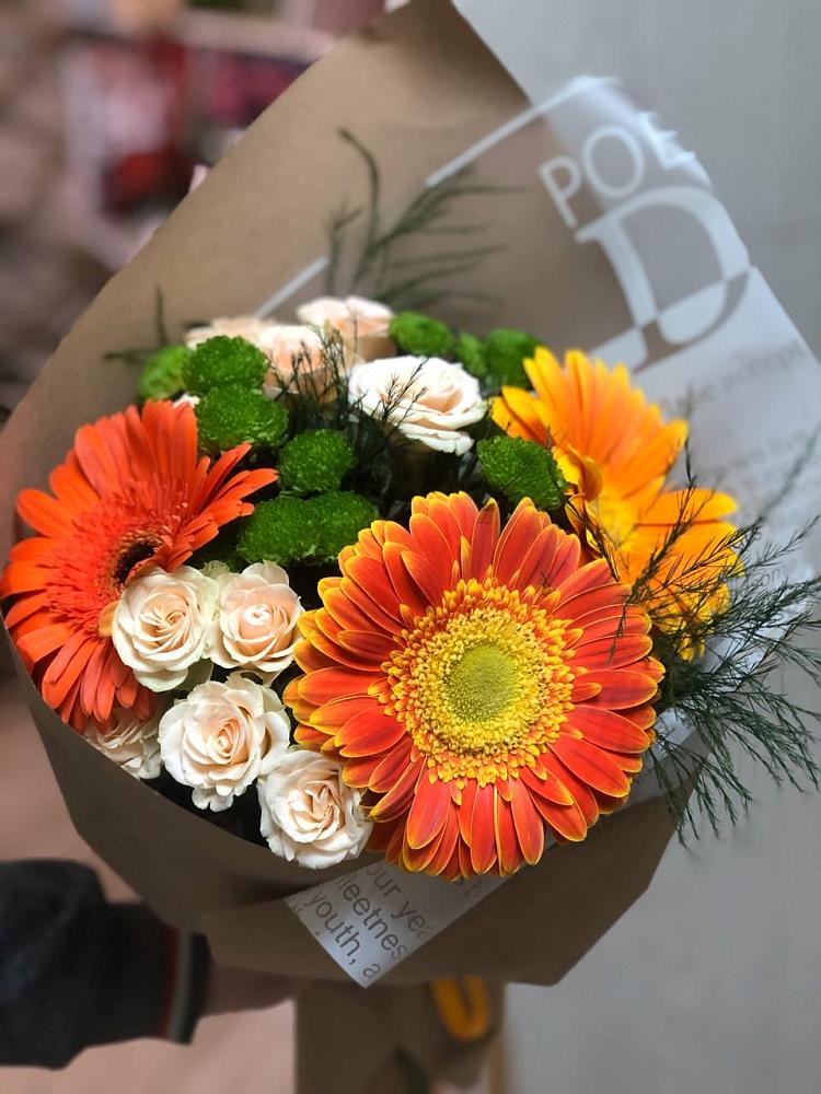 Букет цветов из: Герберы, Хризантемы и Розы в Умёте