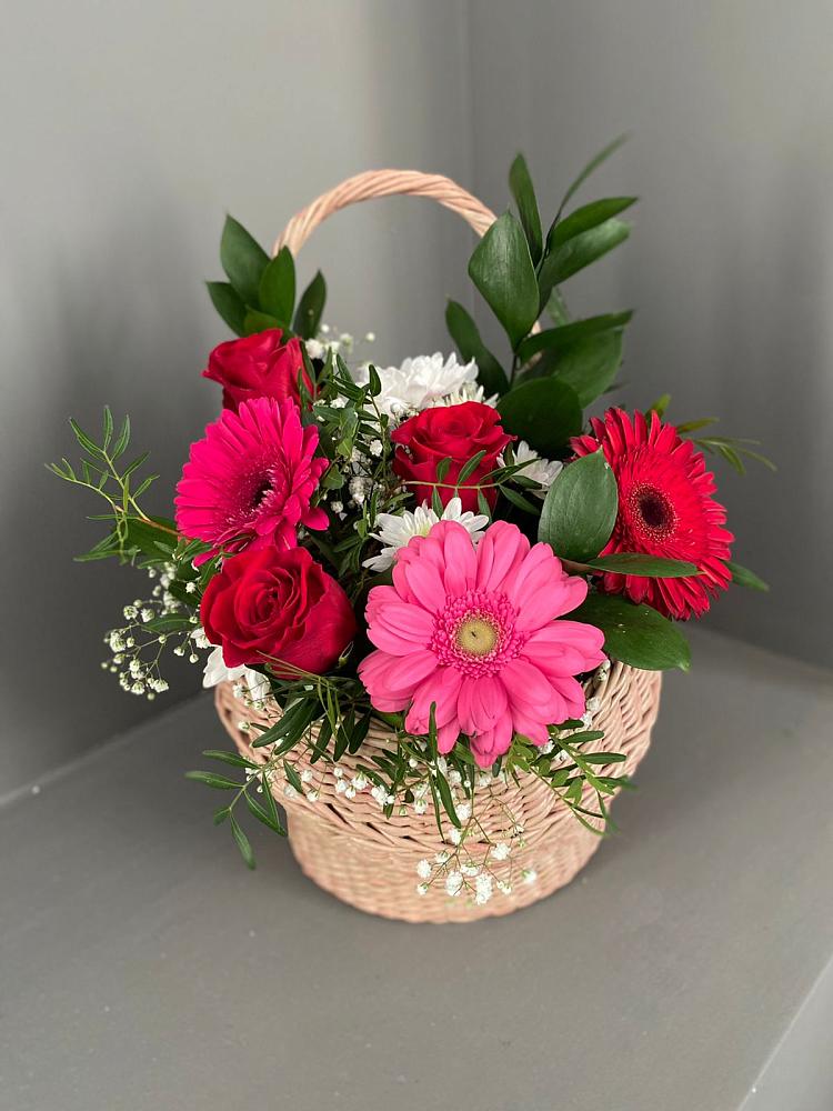 Цветочная композиция из Розы, Хризантемы и Герберы в корзине в Умёте