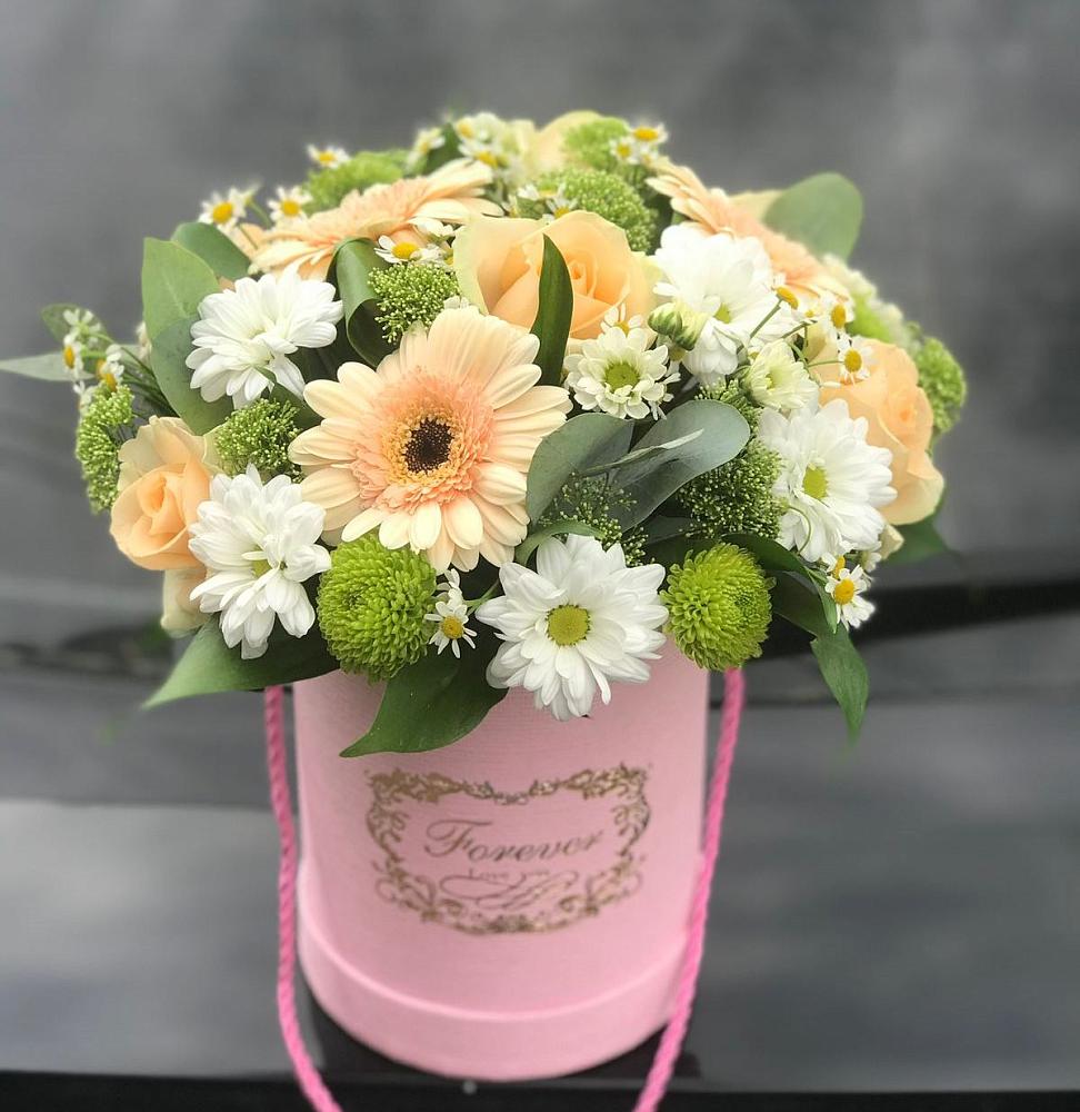 Цветочная композиция из Розы, Герберы и Хризантемы в шляпной коробке в Умёте