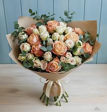 Букет цветов из:  Альстромерии и Розы в Умёте